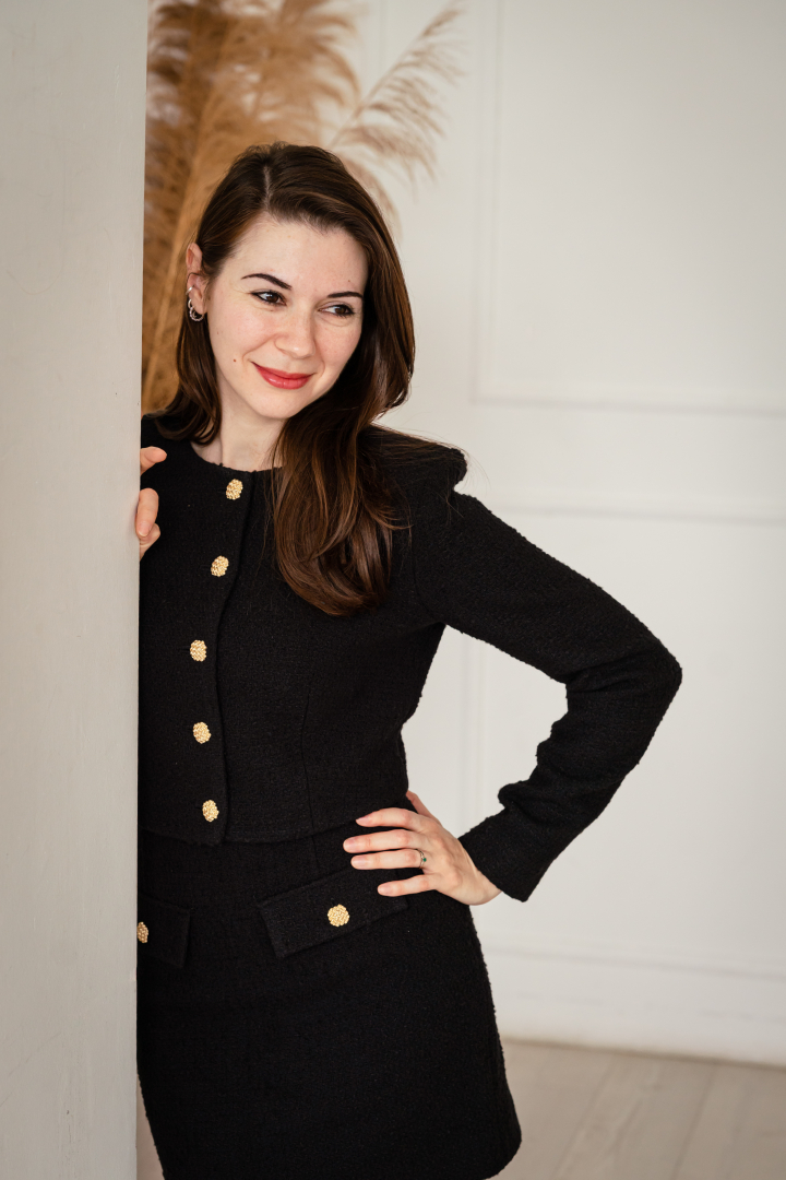 profile picture of a woman